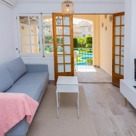 Isla Saint Tropez Arenal By Rock Apartment Javea